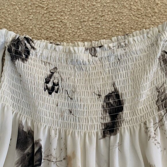 Express. Size Small. Elastic Off Shoulder Boho Floral Peasant Top. B107 - Picture 2 of 4